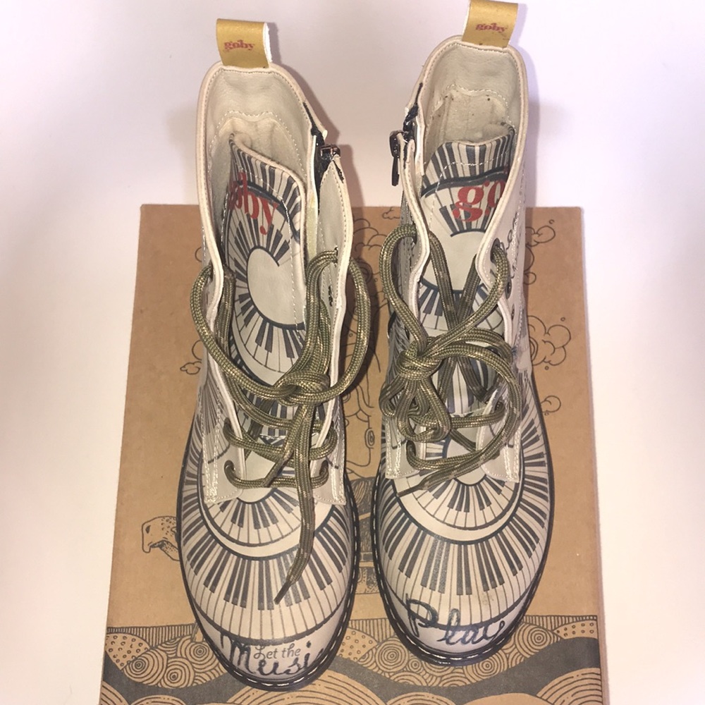 GOBY Women's Shoes Pattern Combat Boot'' - Picture 4 of 6